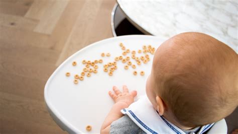 While there's no harm in getting the stump wet, sponge baths might make it easier to keep the stump dry. Thinking of trying baby led weaning with your baby? We ...