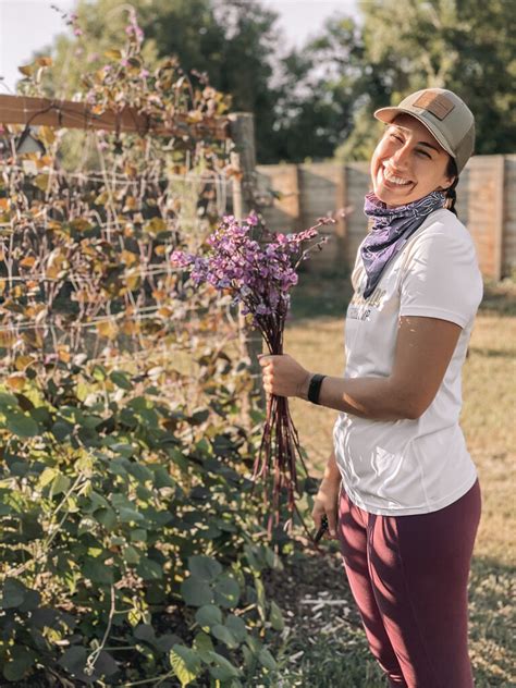 The plant life here is incredibly diverse. Edible Flowers Farm Near Me / 25 Best Sunflower Fields ...