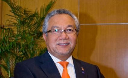 Dato' sri mohammed shazalli ramly was reported to have tendered his resignation as the group ceo of telekom malaysia. Graduan Berjaya dalam GLC ~ KRA SDN BHD