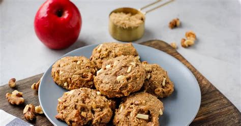 Stir in milk (water if you want even less calories. Low Calorie Applesauce Oatmeal Cookies Recipes | Yummly