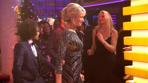 Humberto laat weten dat hij direct giel beelen kan het niet laten toch iets over de vermeende affaire met dionne stax te vragen. Dionne Stax gast RTL Late Night oudjaar nieuwjaar 2015 ...