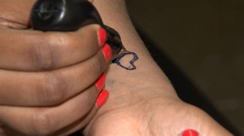 Permanent makeup is applied using heavy gauge needles or a blade to penetrate deep into the skin causing bleeding, bruising, scabbing, scarring, and downtime. Semi-permanent tattoo start-up makes any regrets temporary - 680 NEWS