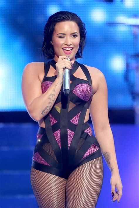 Born august 20, 1992) is an american singer, songwriter, actress, and executive producer. Demi Lovato's Performance at 2015 MTV VMAs | POPSUGAR ...