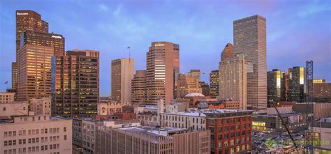 Drier days ahead before memorial weekend storms. Denver Colorado Skyline | Greendorphin.com