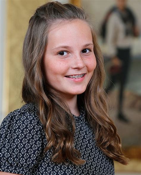 Princesse ingrid alexandra, 29 aout 2018, messe pour les 50 ans de mariage du roi harald et de la princesse ingrid alexandra, fin septembre 2017, surf à hoddevik (norvège), photos officielles. Princess Ingrid Alexandra Celebrates Her 13th Birthday