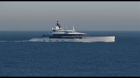Leggi la biografia e trova il libro gratis su jeff bezos qui. Mega Yacht Jeff Bezos Boat