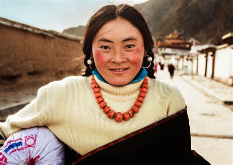 These images show the natural beauty of women all over the world