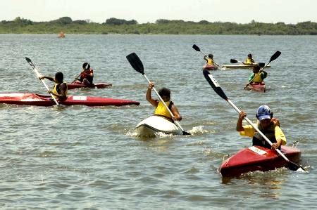 Regras canoagem velocidade praticada em rios ou lagos de guas calmas com 9 raias demarcadas nas distncias de 200, 500 e 1.000 metros. Página desportos radicais - Canoagem