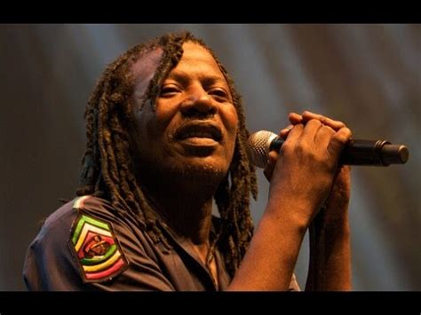 . retards dans la mise en ligne de ces fiches. ALPHA BLONDY Papa Bakoye Mise en ligne: Dr Diahou Abidjan ...