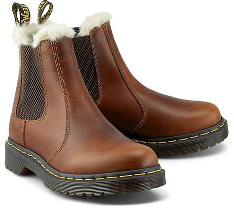 Doch viele fans der marke finden online nicht den die chelsea boots der marke zeigen sich nach einer zeit des eintragens als außerordentlich bequeme schuhe. Dr. Martens Chelsea-Boots LEONORE mittelbraun | GÖRTZ ...