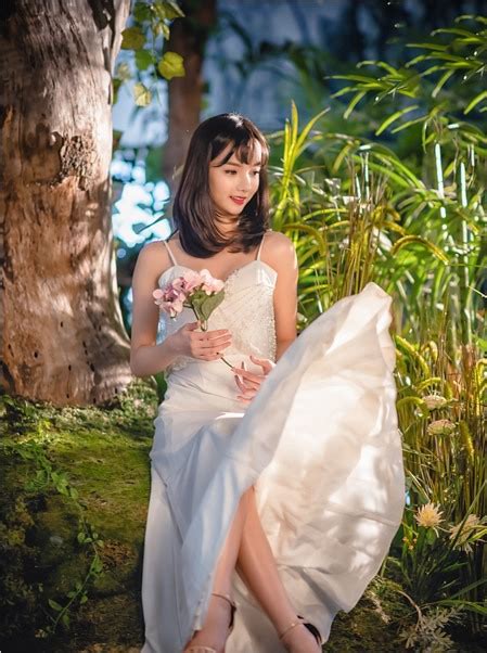 아시안게임 베트남 축구 중계 응원녀(nguyễn thuỷ tiên) 인스타그램 영상 모음 #아시안게임 #베트남 베트남 축구 레전드 응원녀 근황 인스타그램 동영상 모음 #베트남축구 #레전드응원녀 #박항서. 세레나판 '베트남 응원녀 한국서 화보 촬영'