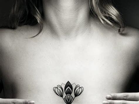 15 foto tato wanita simple dan keren aengaeng com sumber : Tattoo Designs Tato Simple Di Dada - Bali Tattoo Populars