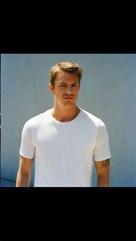 Полное имя — чарльз юэль нордстрём киннаман (charles joel nordström kinnaman). Yes please | Joel kinnaman, Joel kinnaman girlfriend, Joel ...