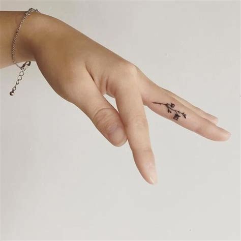 Mẫu tattoo mini cực chất dành cho các cô gái cá tính. 20 hình xăm mini ở ngón tay đẹp nhất 2020 hot cho nữ/ nam ...