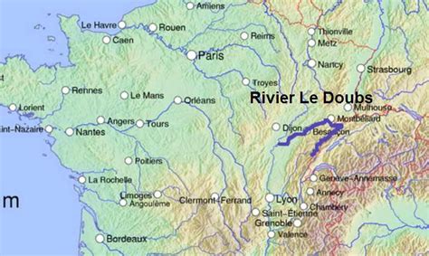 Verlaat parijs voor een reis door de spectaculaire zwitserse alpen en bezoek de mooie stad. Bekijkt onderwerp - Rivier le doubs Frankrijk