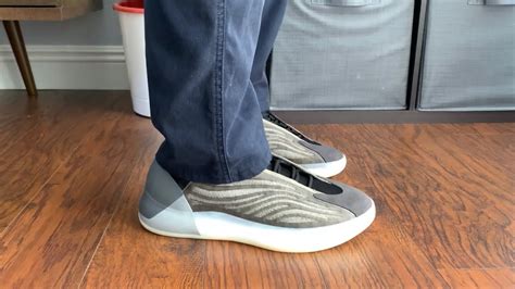 The yeezy qntm barium on foot review, yet another new silhouette from kanye west and adidas. Adidas YEEZY QNTM Barium Review & On Feet - YouTube