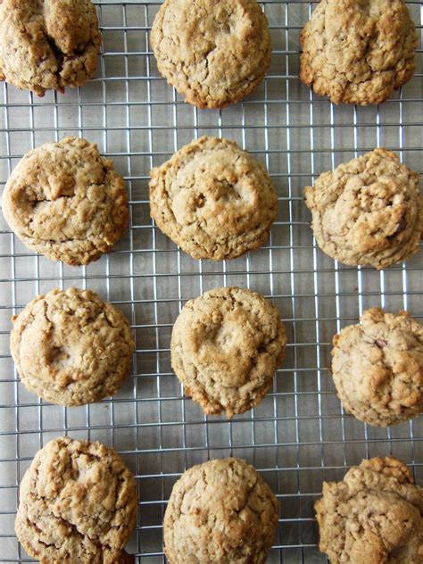 Vanilla and cinnamon gives sharp taste. Brown Butter Oatmeal Cookies | Cookies, Oatmeal cookies, Oatmeal