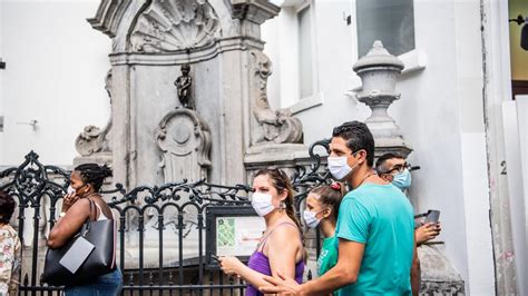 Evitez d'enlever et remettre le masque trop souvent. Port du masque obligatoire à Bruxelles: le guide pratique ...