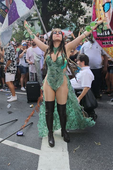 Alessandra negrini (são paulo, august 29, 1970) is a brazilian television, film and theatre actress. Alessandra Negrini arrasa como rainha do Baixo Augusta ...