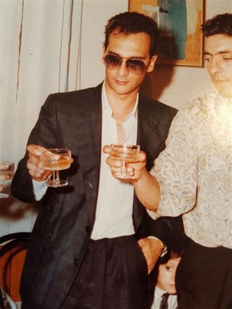 Metteo messina denaro l'identikit di matteo messina denaro.grado dal gup a carico di 6 favoreggiatori del boss latitante matteo messina denaro. Matteo Messina Denaro: le foto inedite dall'album di ...