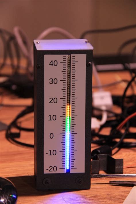 Before using see that the temperature falls below the 37⁰c mark or the 98⁰f mark, the ideal human body temperature. Analoges LED-Thermometer (OPV als Komparator ...