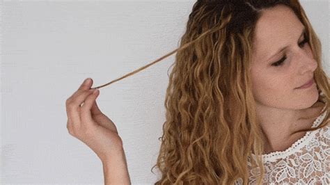 Baby curls, baby hair, stray hairs, fresh growth, frizzies, new growth, tendrils, wisps… embrace whatcha got, friend!!! How to Get Curly Hair That Looks Natural | NaturallyCurly.com