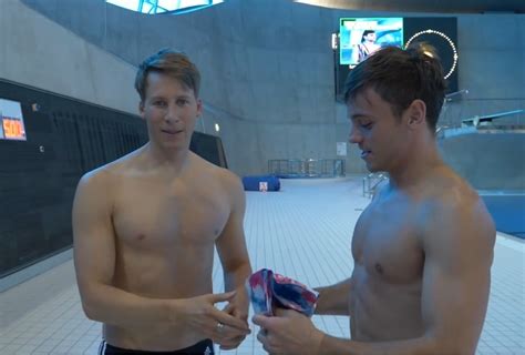 7 hours ago · meet tom daley's husband, dustin lance black. Dustin Lance Black in costume, è lezione di tuffi con Tom ...