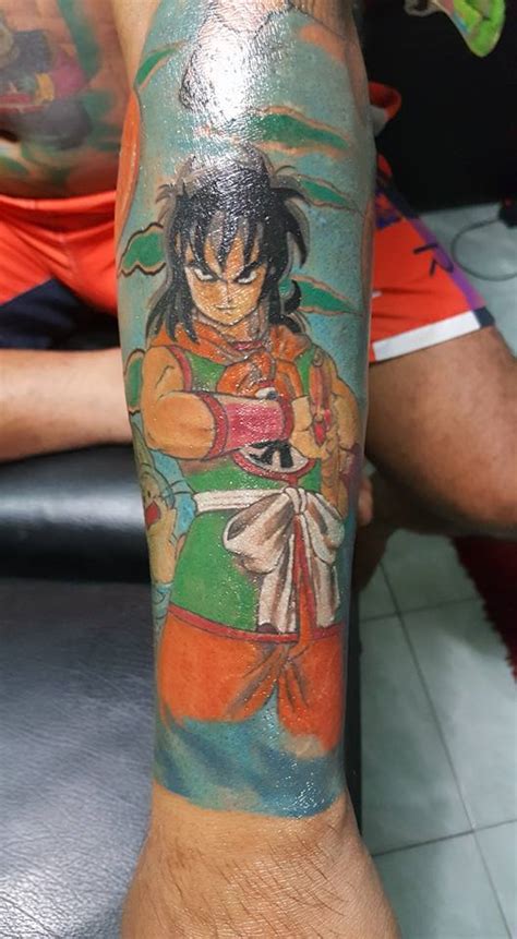Maybe you would like to learn more about one of these? Cet homme a le corps rempli de tatouages DBZ PHOTOS