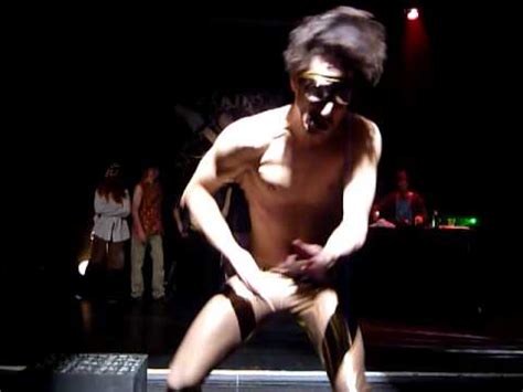 De leur union est née en 2013 une petite suzanne, qu'on voit souvent sur les publications instagram de son papa. Gunther Love Air Guitar - YouTube