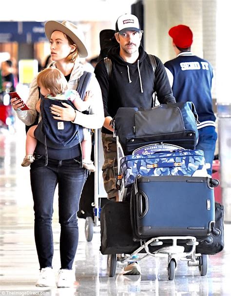 Последние твиты от olivia wilde (@oliviawilde). Olivia Wilde sports a casual ensemble at LAX | Daily Mail ...