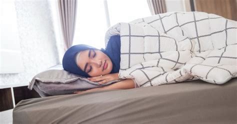 Tidur malam menjadi salah satu momen yang dinanti oleh banyak orang setelah lelah melakukan segala aktifitas seharian. Doa dan Amalan Singkat Sebelum Tidur