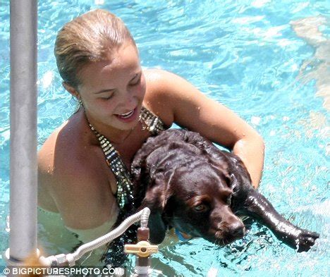 With three swimming pools of varying depth, the largest pool featuring eight tracks, diving boards, and a prominent spectator's stand, the stadthallenbad attracts some serious swimmers and is used as. Bikini-clad Hayden Panettiere celebrates birthday with a ...