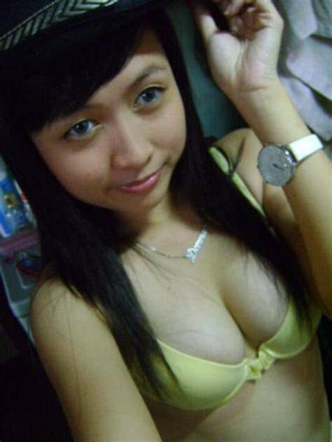 Masih mau lagi ya mas? Aksi Foto Bugil Mahasiswi Cantik