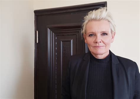 Eva dahlgren is a swedish pop musician, born 9 june 1960 in umeå, sweden. Eva Dahlgren teki kymmenen vuoden hiljaisuuden jälkeen ...