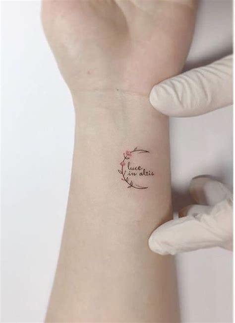 Hình xăm chữ tiếng anh đôi ý nghĩa dành cho cặp đôi tình nhân. Tổng hợp những hình xăm chữ đẹp cho nữ ở cổ tay | Foodee.vn