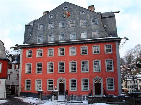 Ist das wahrzeichen von monschau. Rotes Haus Fn - Haus mit rotem Dach , Taschenrechner ...