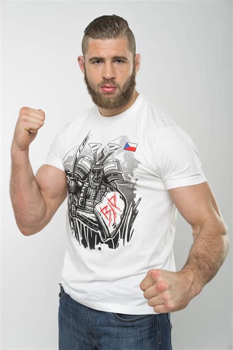 Shop for him latest apparel from the official ufc store. Konopí a sport? Šampion v MMA Jiří „Denisa" Procházka na ...