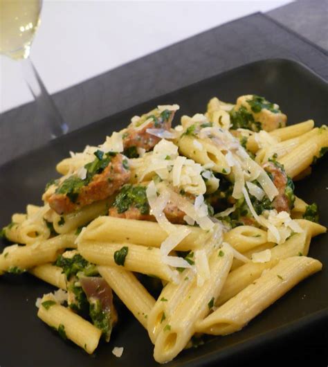 This is a delicious and healthy chicken and chorizo pasta recipe straight from the 28 day weight loss challenge and is just $3.19 per serve. How Do You Cook.com: Penne Pasta with Sauteed Chicken and ...