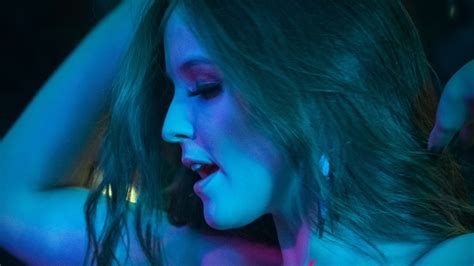 Larissa manoela faz festa de debutante para danilo gentili the noite 21 06 17. #Música: Larissa Manoela lança primeiro single e clipe de ...