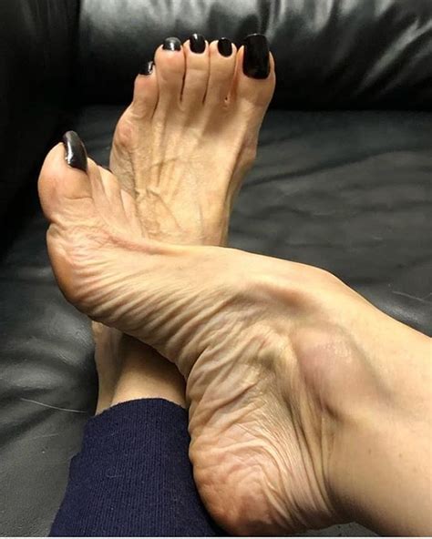 Mature ebony wrinkled soles 001. Pin on Pretty Feet&Toez