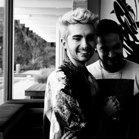 He has an identical twin, bill kaulitz, who is the lead singer of tokio hotel. bill & tom | Tokio hotel, Tom kaulitz, Couple photos