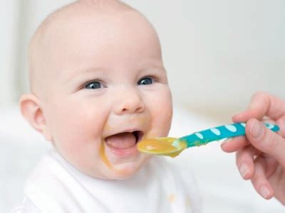 Biasanya, feses bayi yang berwarna hijau diartikan sebagai tanda bahwa ia tidak mencerna makanan dengan baik. Tinja hitam pada kanak-kanak: tali, tali pinggang, biji ...