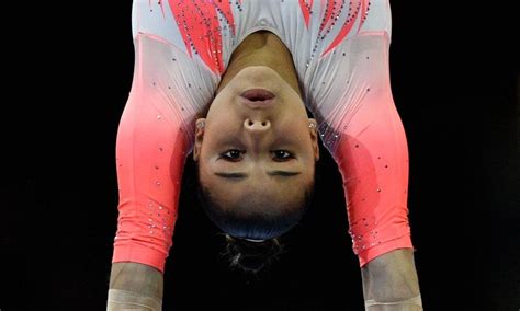 Maybe you would like to learn more about one of these? Simone Biles é pentacampeã mundial de ginástica; Flávia ...