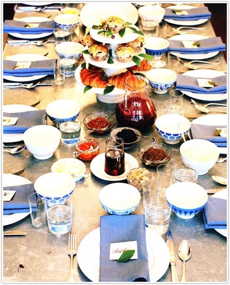 The uniquely designed porcelain dinnerware is perfect for formal or casual dining. Splendid Sass: STUNNING TABLESCAPES