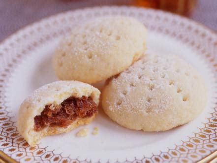 Trisha yearwood's snickerdoodle cookies | rachael ray show. Trisha Yearwood Christmas Bell Cookies/Foodnetwork ...