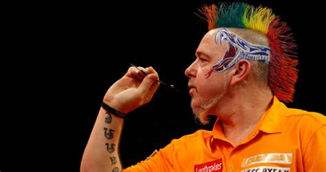 Peter wright (born 10 march 1970) is a scottish professional darts player who plays in tournaments of the professional darts corporation. bntweets | De leukste socialmediaberichten van BN'ers.