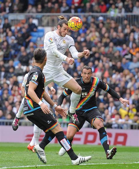The roundabout is a daily valdebebas gat. Gareth Bale of Real Madrid scores his team's 2nd goal ...