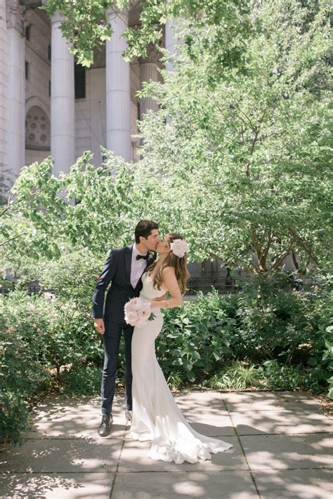 A beautiful snowy winter city hall wedding in manhattan! How to prepare for City Hall Weddings in New York (With images) | City hall wedding, Connecticut ...