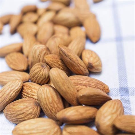 This soluble fiber helps reduce appetite by increasing fullness levels, slowing stomach emptying, and delaying carb and fat absorption. Top 25 Natural Appetite Suppressants: Almonds - Healthy ...