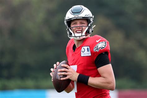 How a class becomes a community: Eagles Practice Observations: Clayton Thorson goes deep ...